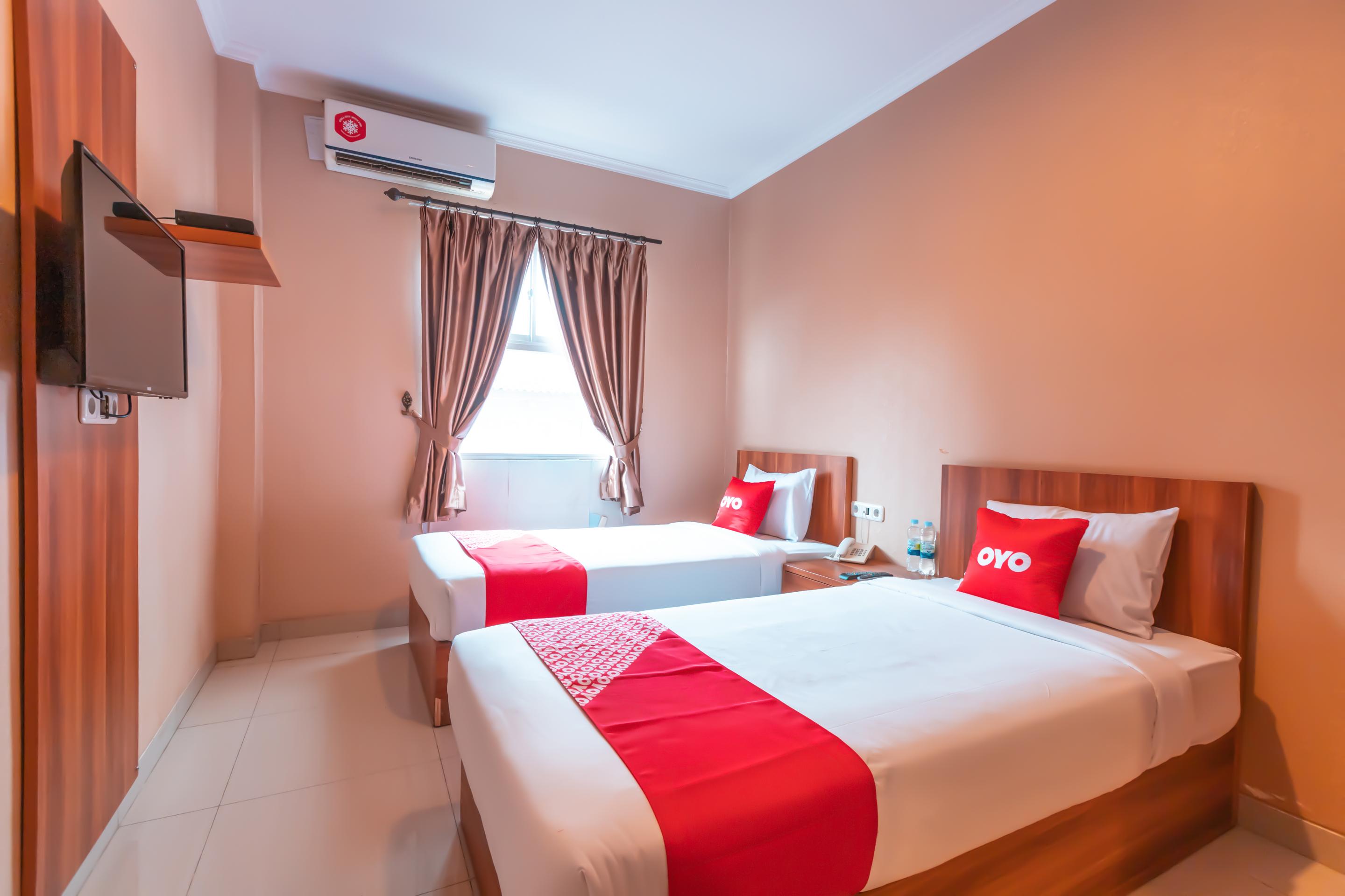 Vaccinated Staff - Oyo Flagship 2131 Hotel Binong Tangerang Exterior foto
